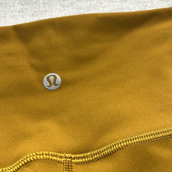 Lululemon Wunder Train bike shorts EUC! - Picture 2 of 4